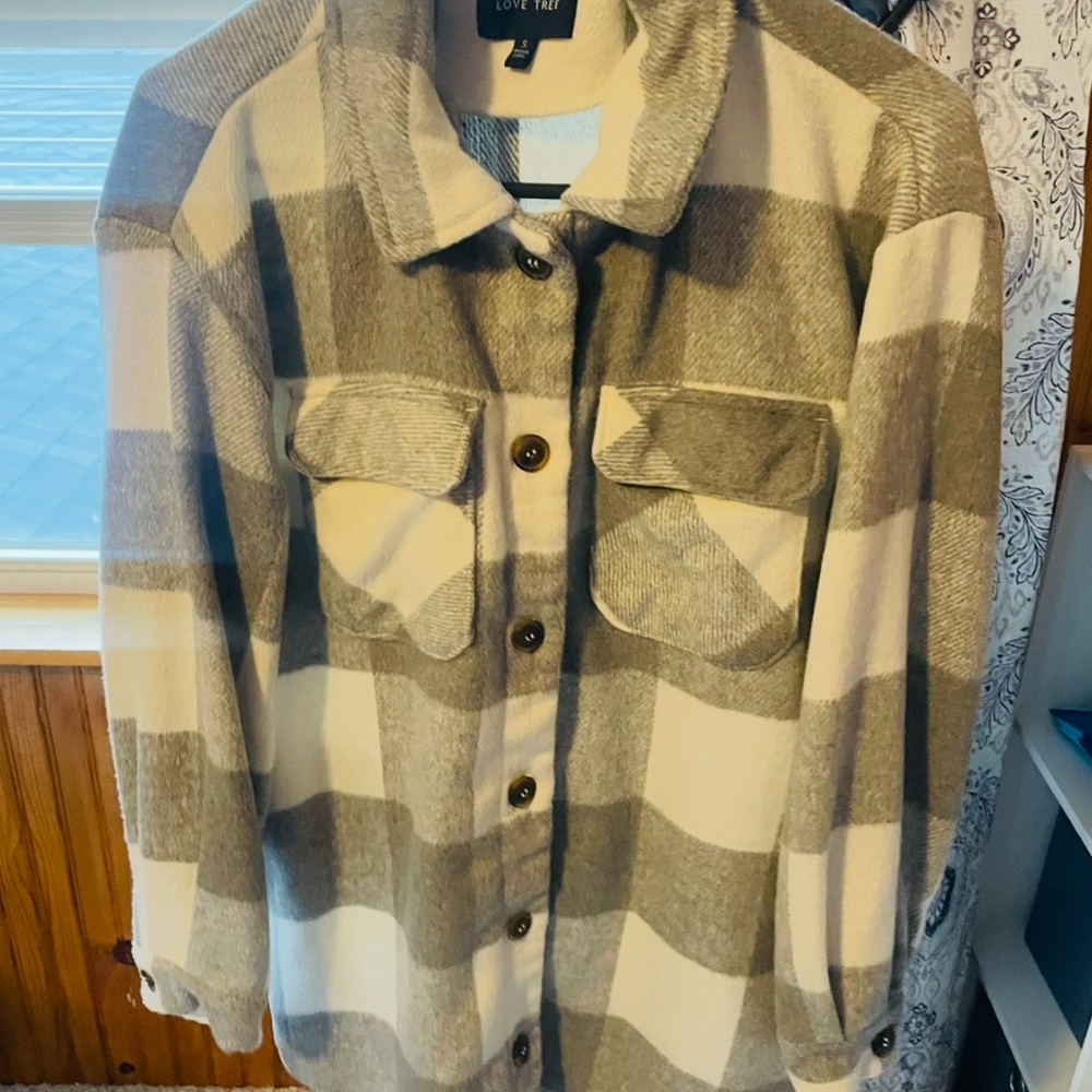 Love Tree Women's Checkered Utility Jacket - Gray and white